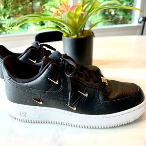 Nike Air Force 1 ‘07 LX Sisterhood CT1990-001